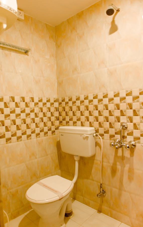 Hotel Mm Guwahati Ngoại thất bức ảnh